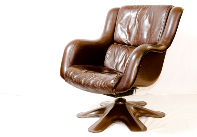 Brown leather 418 Armchair by Yrjö Kukkapuro